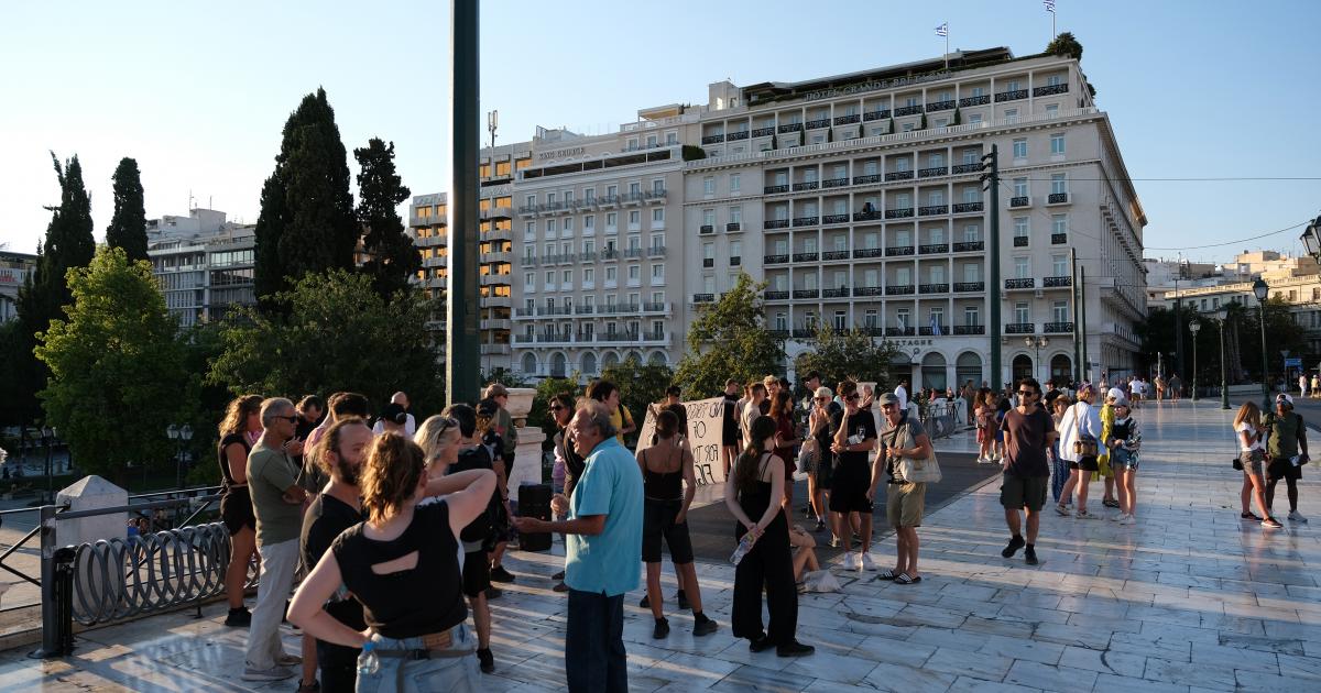 athina_kentro_syntagma_kairos_kosmos_pol