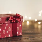 Δώρο Χριστουγέννων ΔΥΠΑ 2025: Ποιοι θα λάβουν έως 1.295 ευρώ