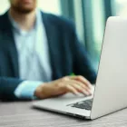 ΟΑΕΔ/ΔΥΠΑ: Εργαστείτε 6 ώρες την ημέρα με μισθό 704 ευρώ