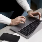 Θέσεις εργασίας και προσλήψεις