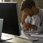 Ιστορίες εργασιακής τρέλας: «Ένιωθα ότι εργαζόμουν όχι για την εταιρεία, αλλά για το χάος της»