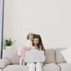 ΔΥΠΑ/ΟΑΕΔ: Ανοίγουν 10.000 θέσεις εργασίας για άνεργες μητέρες