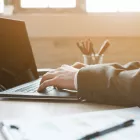 Θέσεις εργασίας και προσλήψεις