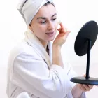 Μην αφήνετε τα καλλυντικά σας στο μπάνιο – Δείτε γιατί