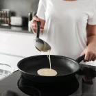 Τα πέντε λάθη με το τηγάνι που όλοι κάνουμε - Πώς να τα αποφύγουμε