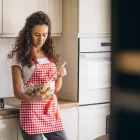 Όσα κάνουμε στην κουζίνα και σπαταλάμε ρεύμα… χωρίς να το καταλαβαίνουμε