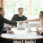 Ιστορίες εργασιακής τρέλας: «Η εταιρεία είναι συνεταιριστική, γιατί το 50% του τζίρου πάει στους μισθούς σας»