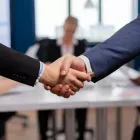 Δημόσιο: 1.451 προσλήψεις απόφοιτων ΑΕΙ, ΤΕΙ, λυκείου και γυμνασίου