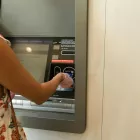 ΟΠΕΚΑ: Δίνει επίδομα έως 1.000 ευρώ σε γονείς - Δείτε εάν τα δικαιούστε