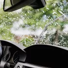 Υαλοκαθαριστήρες που τρίζουν; Τι να κάνεις πριν τους αντικαταστήσεις