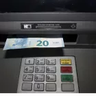 Επίδομα έως 420 ευρώ κάθε μήνα – Ποιοι είναι οι δικαιούχοι