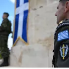 Νέο μισθολόγιο ενστόλων: Αυξήσεις έως 280 ευρώ τον μήνα